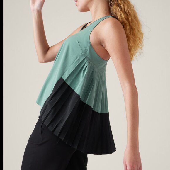 XXS - ATHLETA Swing Forward Pleated Tank Top Green Black Breathable NEW - Picture 2 of 4